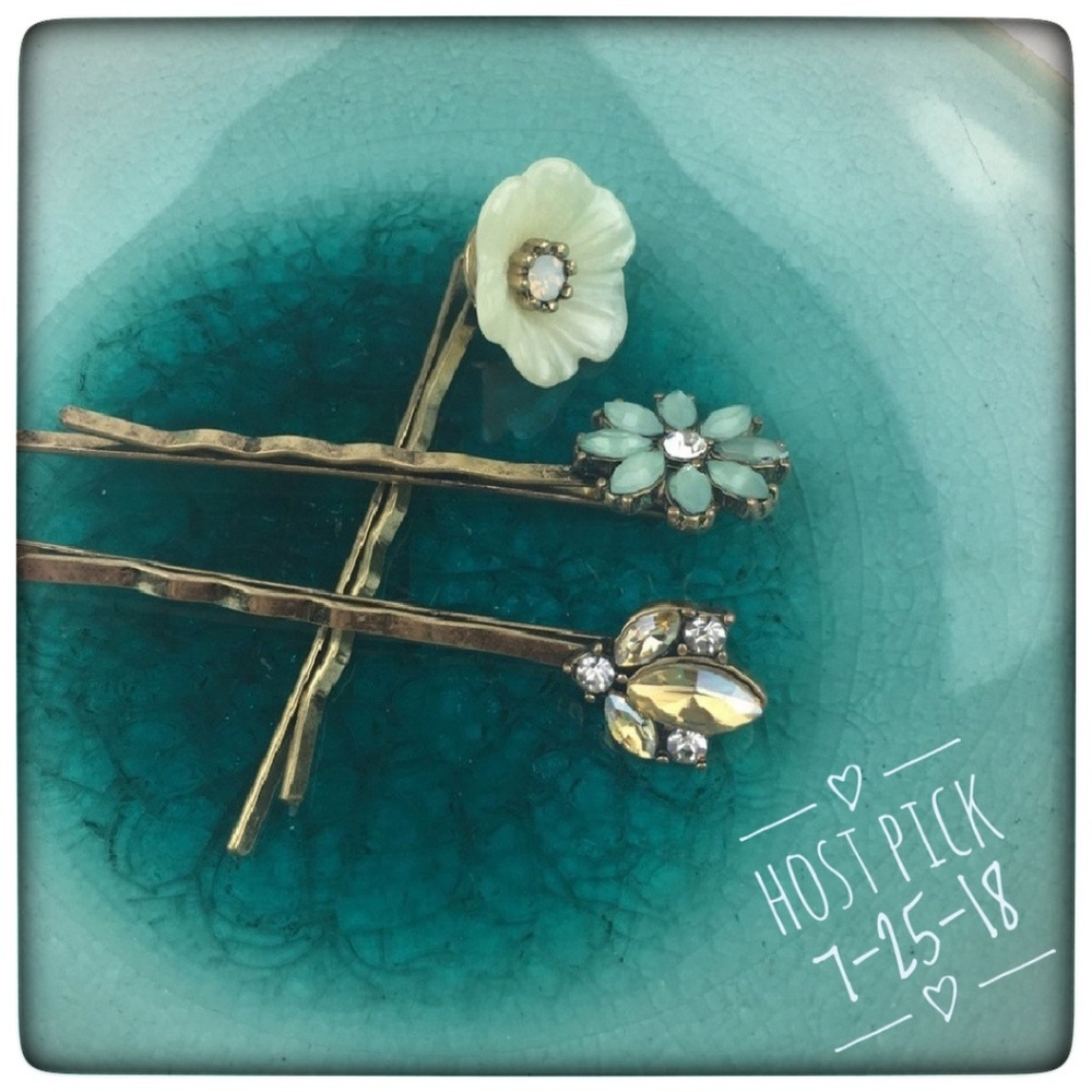 Last! 🌸 Antiqued Gold Crystal Flower Hair Pins - Picture 2 of 8